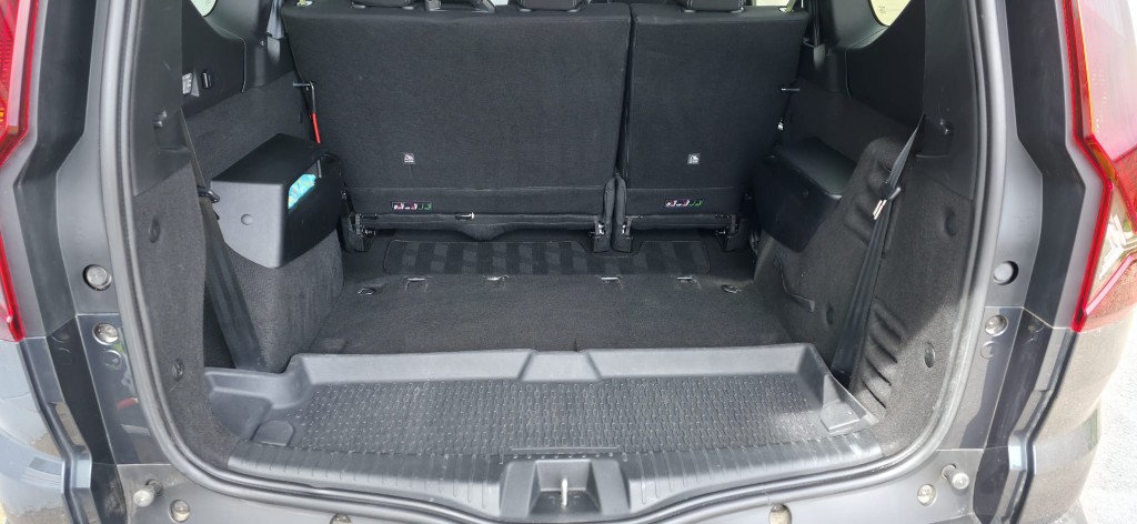Clean, vacuumed boot and load area after cleaning